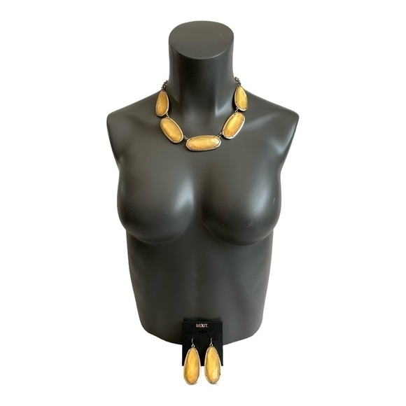 NWT Costume Jewelry Set MIXIT Chunky Yellow Silver Necklace & Earrings Set - Picture 3 of 6